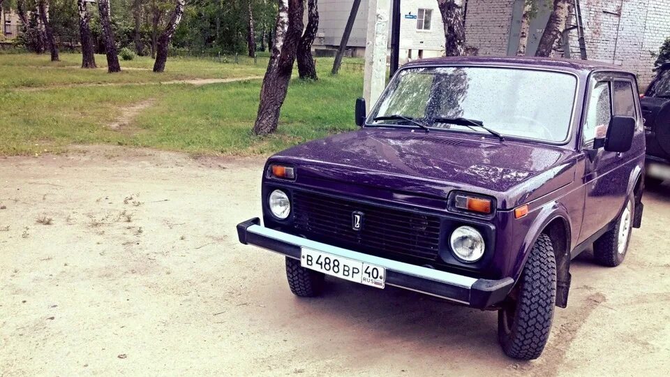 Нива баклажан фото Lada 4x4 3D 1.7 бензиновый 2002 Баклажан на DRIVE2