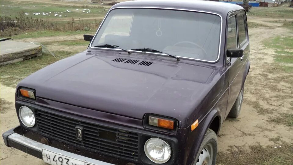 Нива баклажан фото Lada 4x4 3D 1.7 бензиновый 1999 Баклажан на DRIVE2