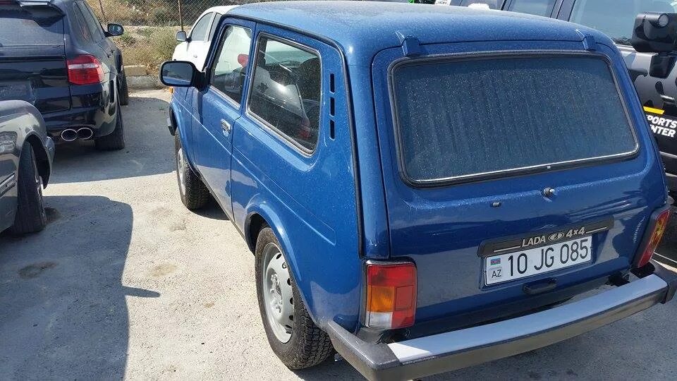 Нива баку фото В Баку Дорожная полиция открыла "сезон охоты" на водителей автомобилей "Нива" - 