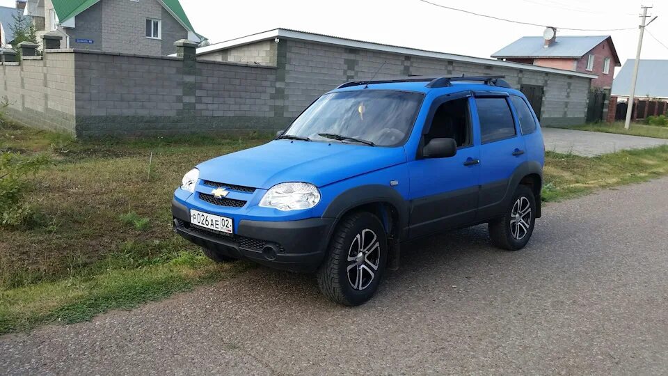 Нива бертоне фото Машина готова, теперь мы синие и Бертоне) - Chevrolet Niva, 1,7 л, 2008 года куз