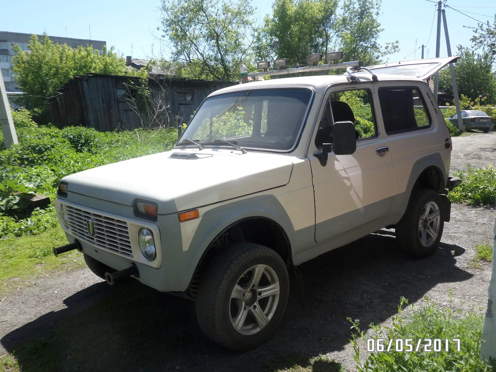 Нива без бамперов фото Покраска бамперов - Lada 4x4 3D, 1,6 л, 1993 года своими руками DRIVE2