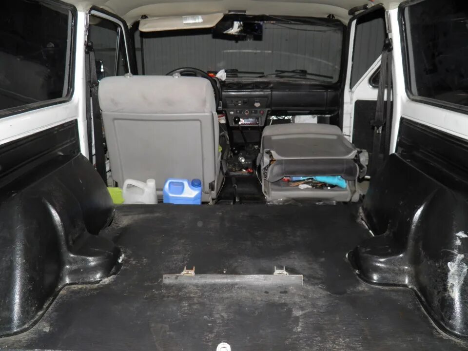 Нива без задних сидений тюнинг Крепление детского кресла ISOFIX в Ниву 2121 - Lada 4x4 3D, 1,6 л, 1990 года тюн