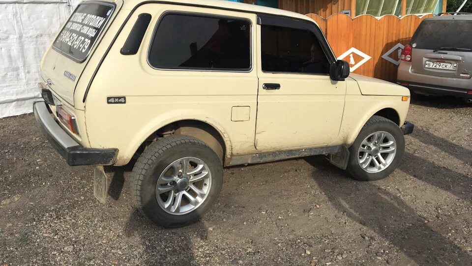 Нива бежевая тюнинг Lada 4x4 3D 1.8 бензиновый 1985 бежевая старушка) на DRIVE2