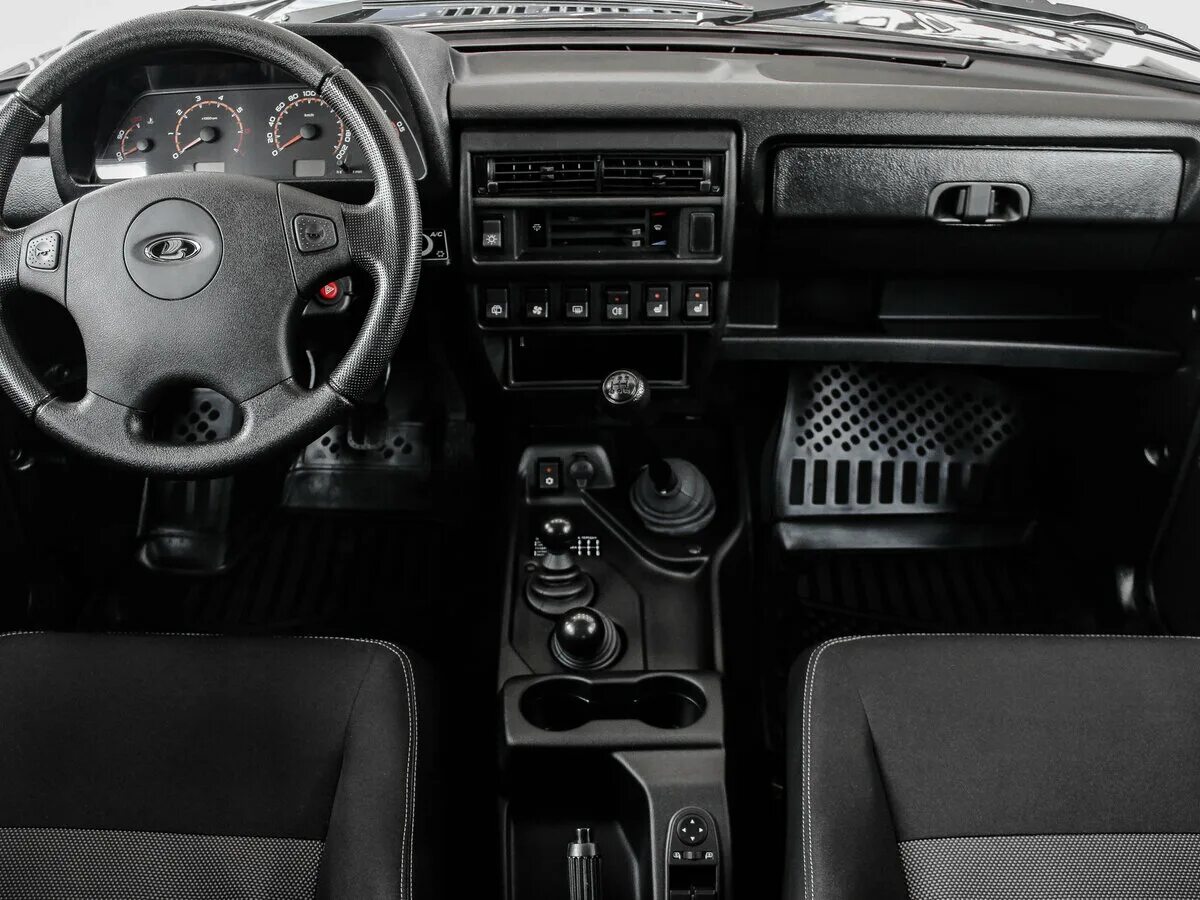 Нива блэк фото салона Купить новый Lada (ВАЗ) Niva Legend 2021-2024 1.7 MT (83 л.с.) 4WD бензин механи