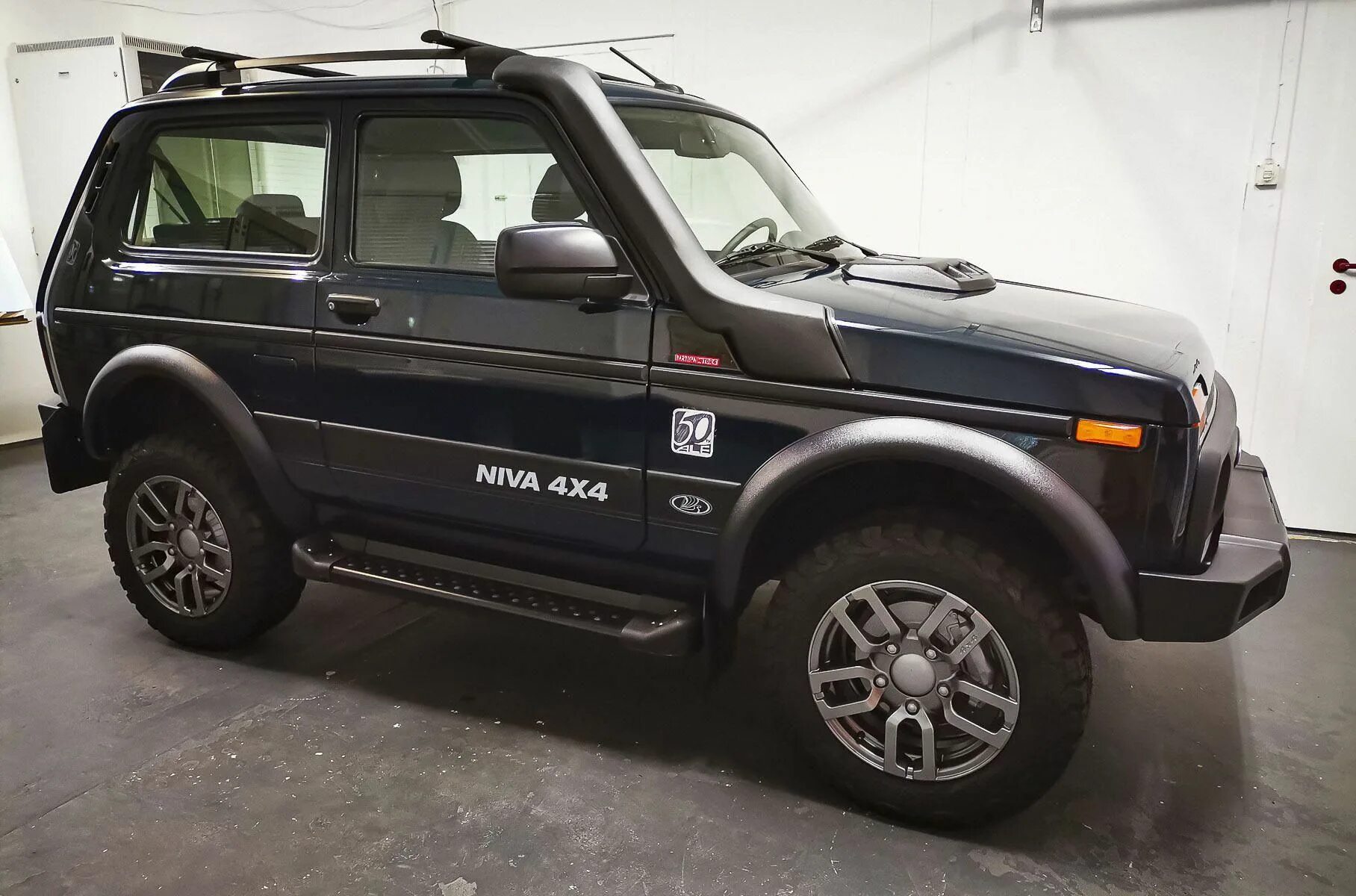 Нива бмв фото Пороги на LADA Niva Legend - ПК ЗАЛИВ арт. Magdeburg-niva4x4 - купить по выгодно