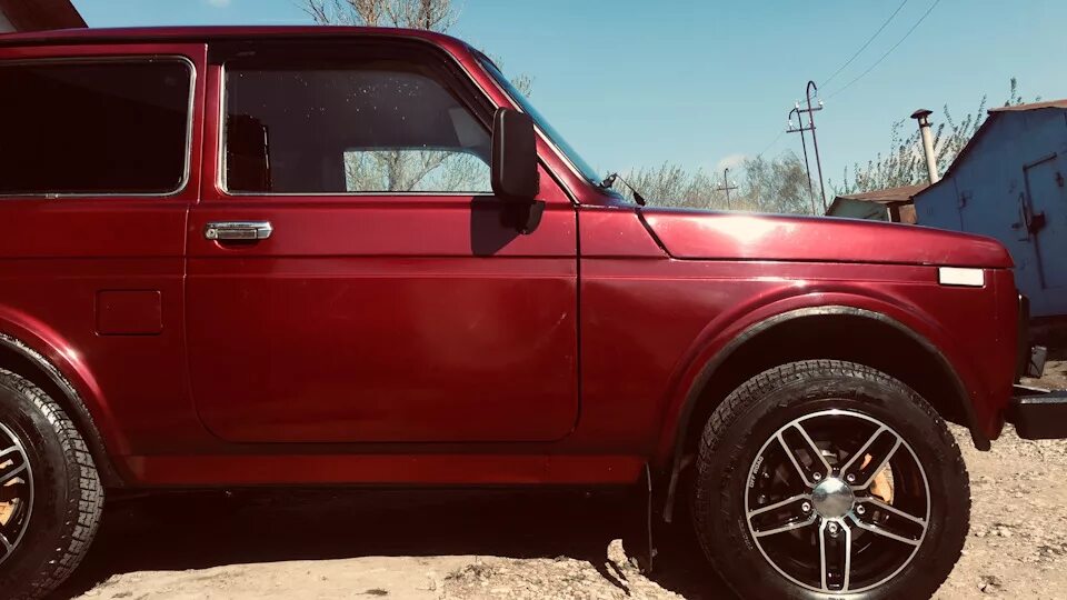 Нива бордовая фото Lada 4x4 3D 1.7 бензиновый 2004 Темно-вишневый-малиновый на DRIVE2