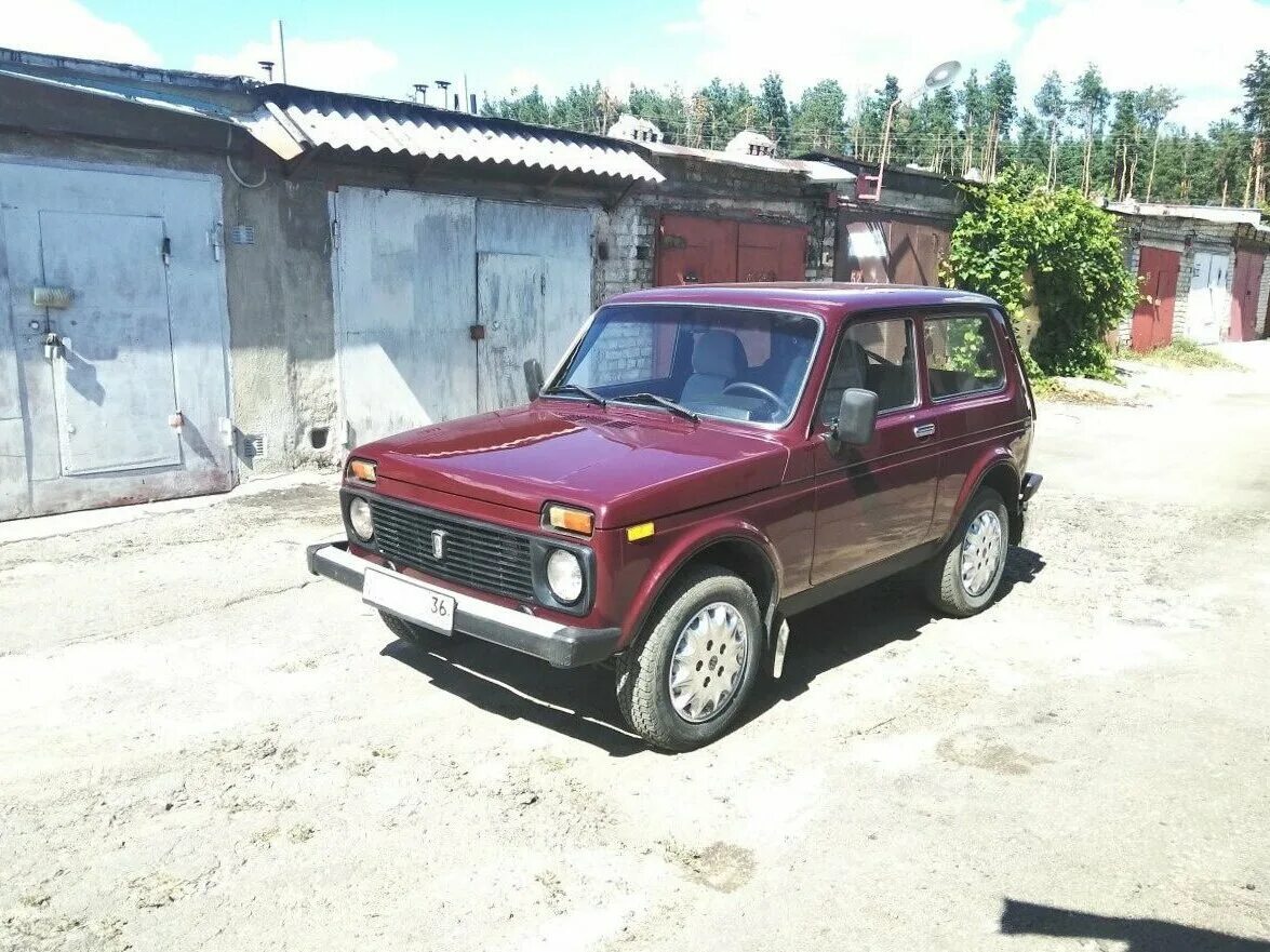 Нива бордовая фото Купить б/у Lada (ВАЗ) 2121 (4x4) I Рестайлинг Фора 1.7 MT (80 л.с.) 4WD бензин м
