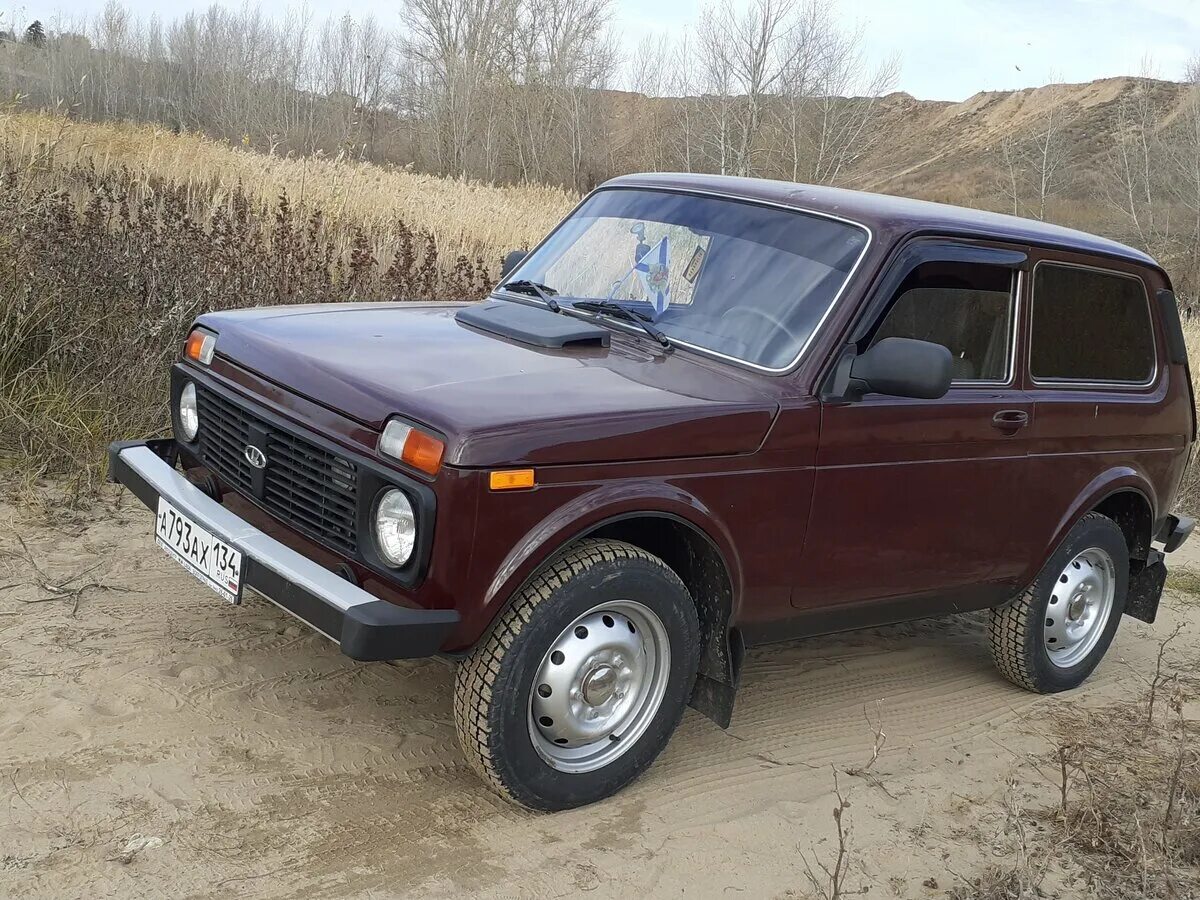 Нива бордовая фото Купить б/у Lada (ВАЗ) 2121 (4x4) I Рестайлинг 1.7 MT (83 л.с.) 4WD бензин механи