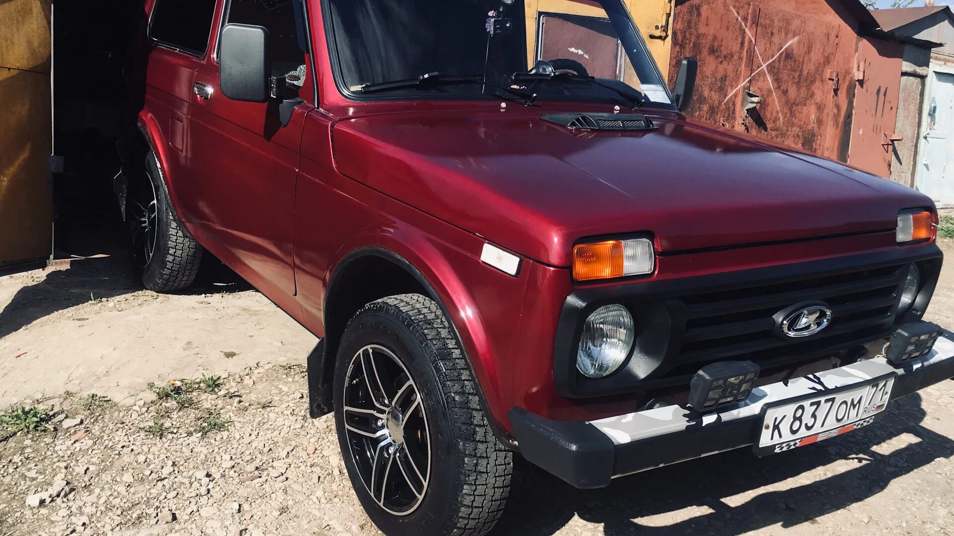 Нива бордовая фото Lada 4x4 3D 1.7 бензиновый 2004 Темно-вишневый-малиновый на DRIVE2