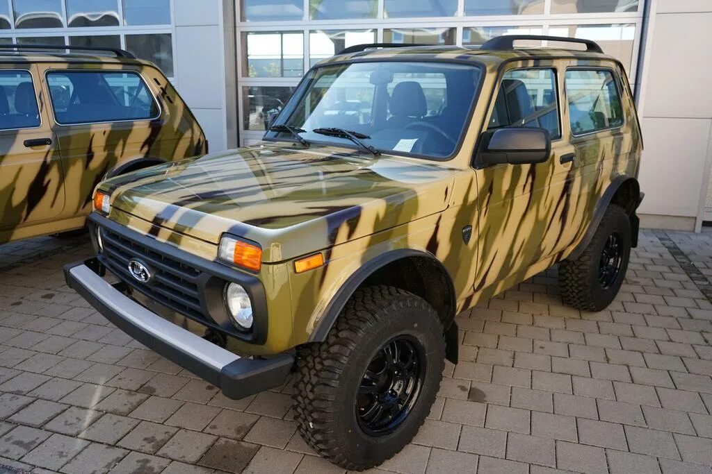 Нива бронто камуфляж фото Lada Niva Black - photos and vectors