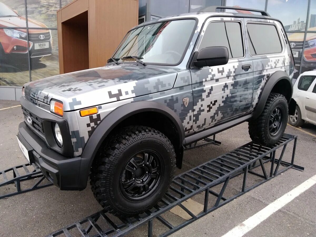 Нива бронто камуфляж фото Купить новый Lada (ВАЗ) 2121 (4x4) I Рестайлинг Bronto 1.7 MT (83 л.с.) 4WD бенз