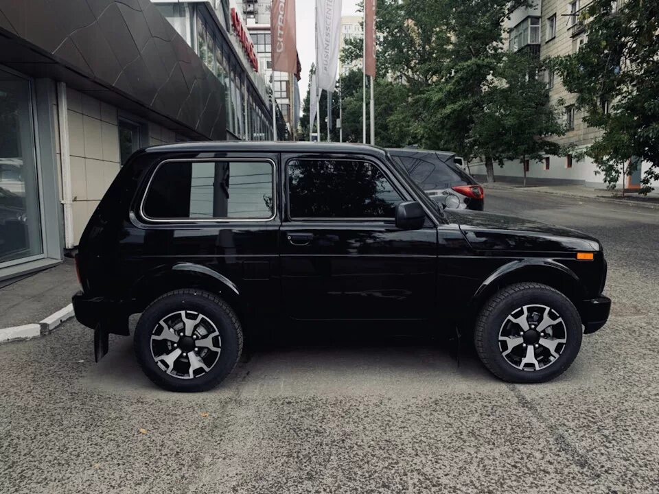 Нива черная пантера фото Тонировка по ГОСТу - Lada 4x4 3D, 1,7 л, 2019 года тюнинг DRIVE2