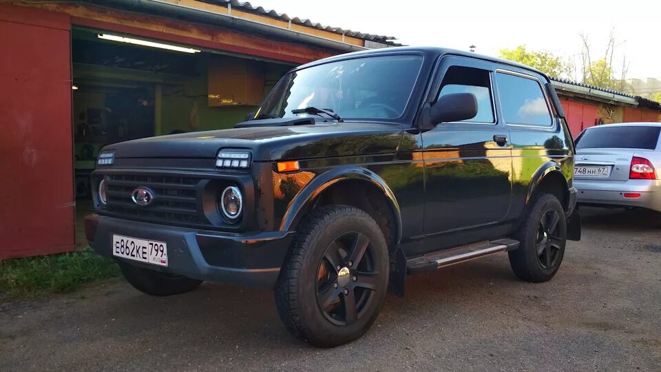 Нива черная пантера фото Не горят боковые плафоны освещения салона. - Lada 4x4 3D, 1,7 л, 2016 года элект