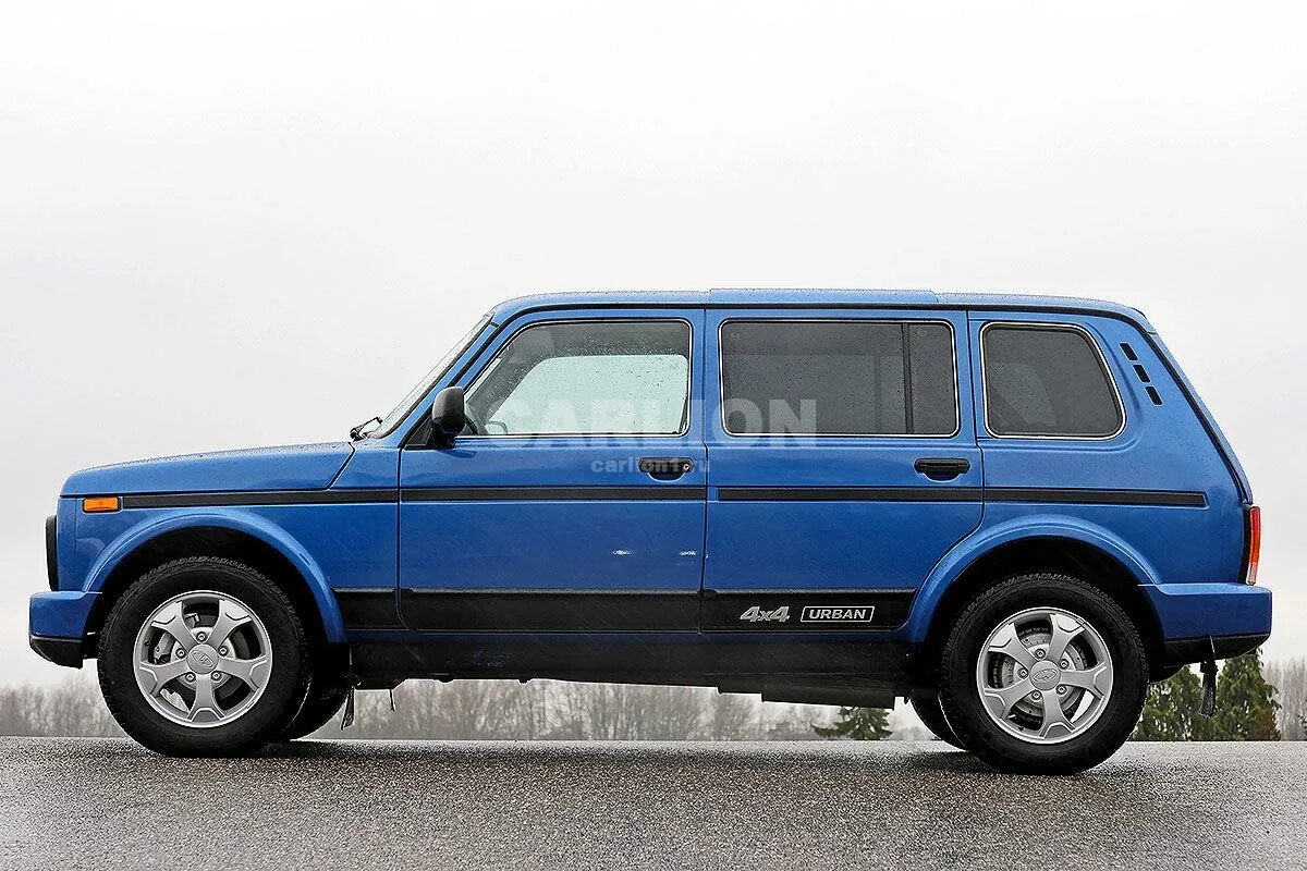 Нива четырехдверная фото LADA Niva Urban (5 д) с 2020г бежевая алькантара ромб Car Lion