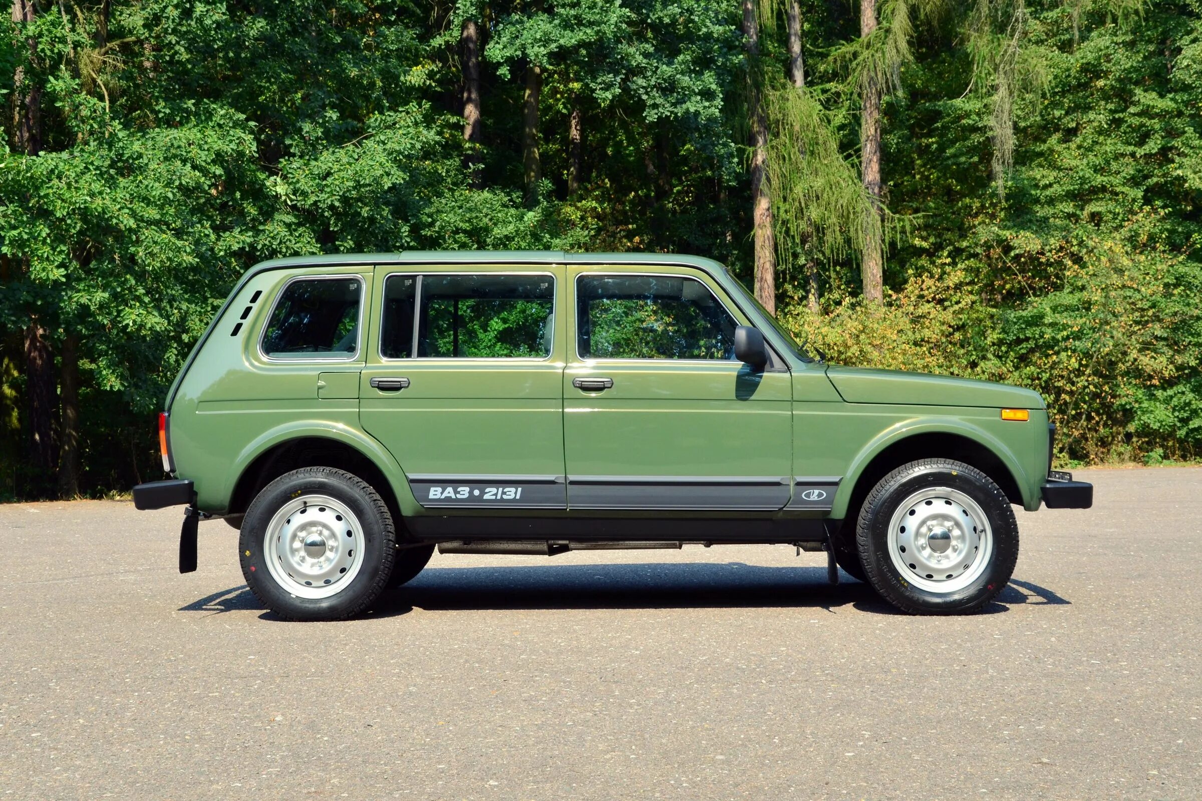 Нива четырехдверная фото 5 причин покупать и не покупать Lada 4x4 5D - Рамблер/авто