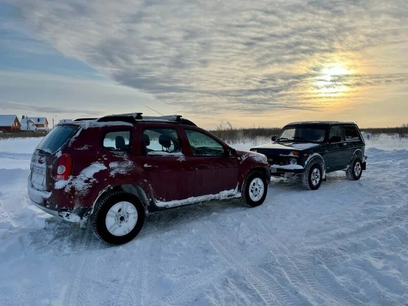 Нива дастер фото Renault Duster против Lada Niva 4x4. Кто кого?