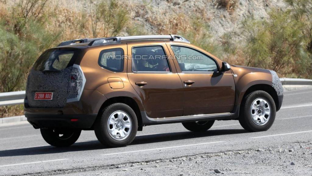 Нива дастер фото 2014 Dacia Duster facelift - new spy photo CarSession
