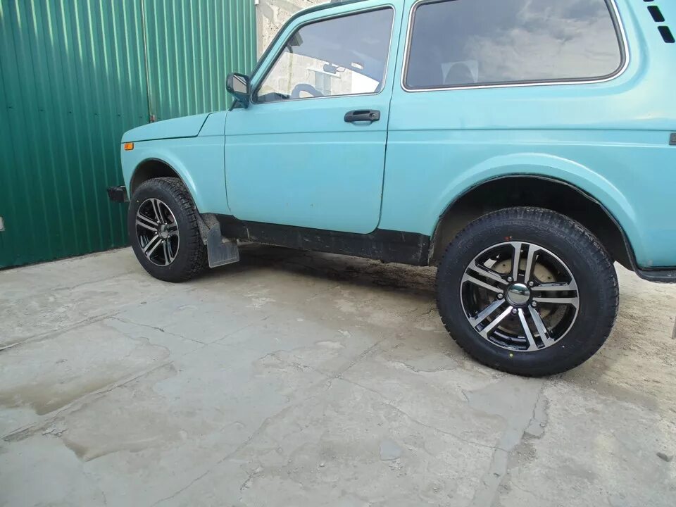 Нива диски r15 фото Литые диски КиК Палладика+Yokohama Geolandar AT-S G-012 - Lada 4x4 3D, 1,6 л, 20