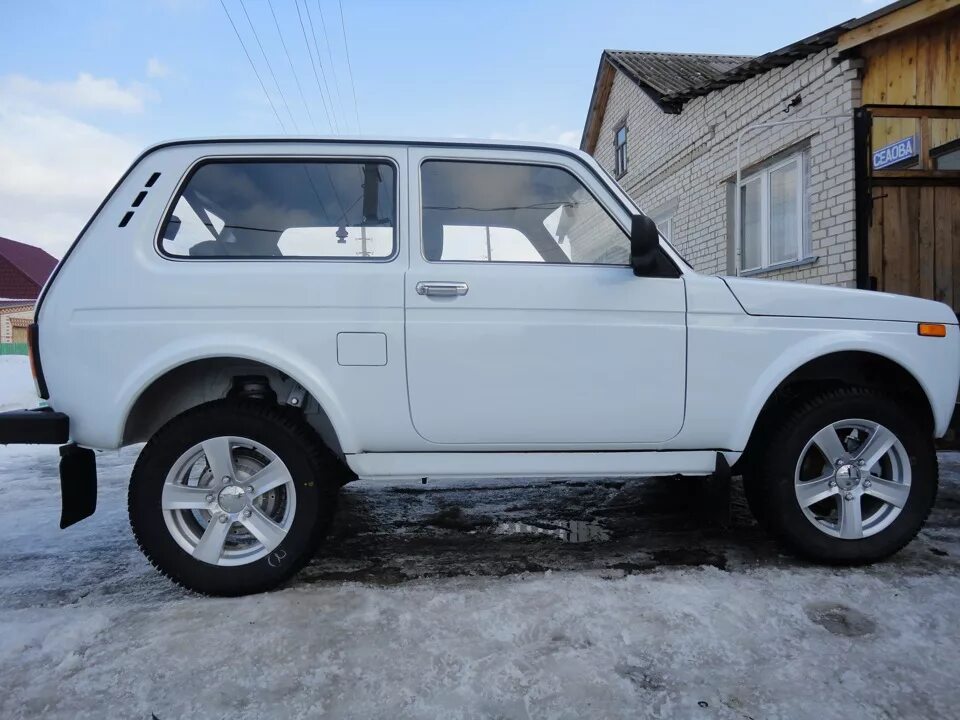 Нива диски r15 фото Замена штатных дисков и резины - Lada 4x4 3D, 1,7 л, 2013 года колёсные диски DR