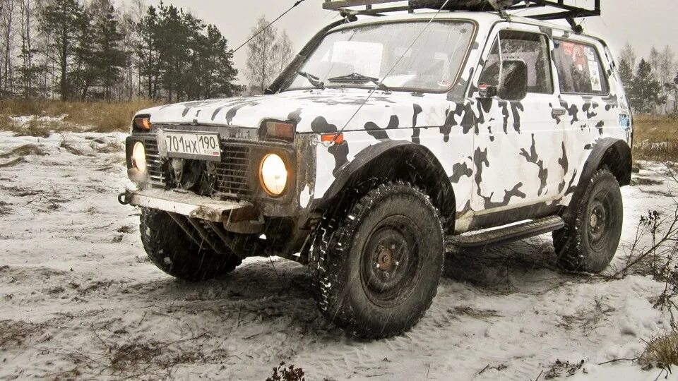 Нива для бездорожья фото Lada 4x4 3D 1.7 бензиновый 1996 БЕЛЫЙ ВЕРТОЛЁТ на DRIVE2
