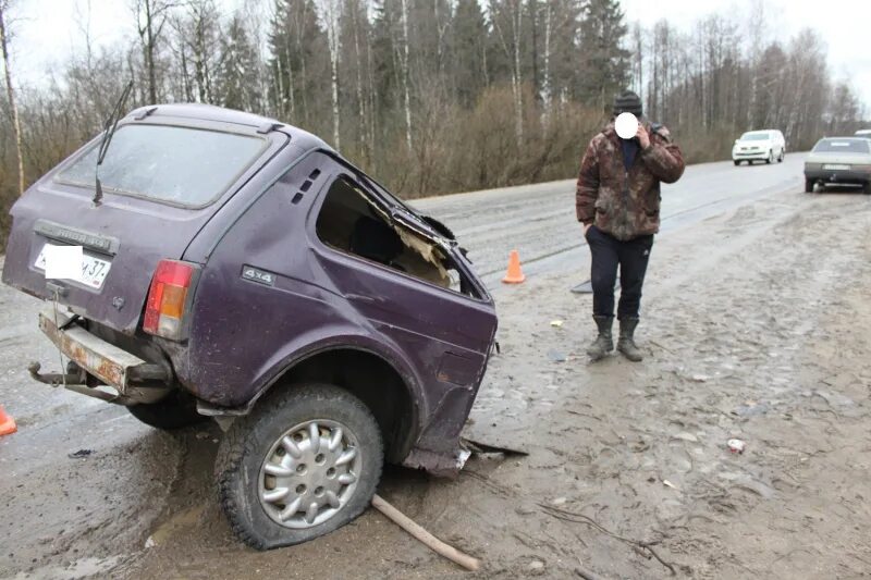 Нива дтп фото На трассе Иваново - Ярославль в дорожно транспортном происшествии погиб водитель