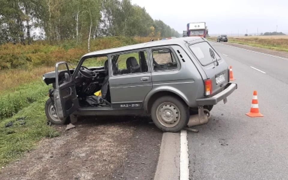 Нива дтп фото Утром в Захаровском районе произошло смертельное ДТП: Яндекс.Новости