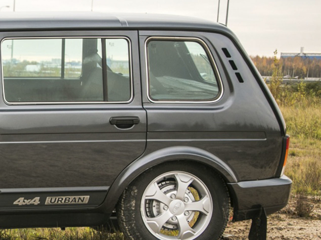 Нива дверь фото Обзор авто LADA Niva Urban (5 дверей) - фото и видео, описание и характеристики 