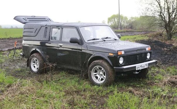 Нива фермер фото Музей Автоваза в Самарской области. - Lada 4x4 3D, 1,7 л, 2003 года путешествие 