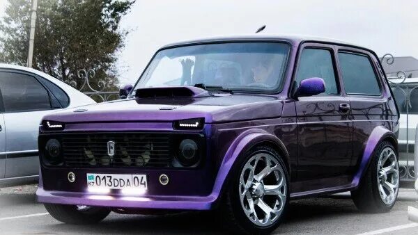 Нива фиолетовая тюнинг Lada 4x4 3D 1.7 бензиновый 1982 city NIVA AWD на DRIVE2