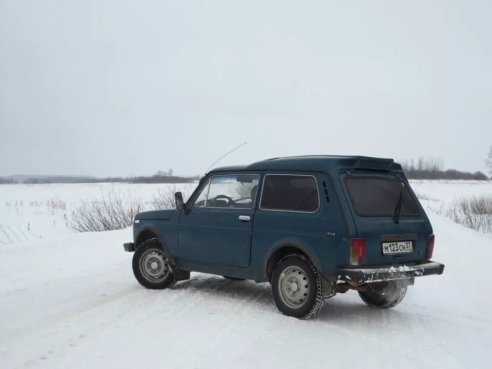 Нива фора фото Фотосессия предвесенняя) - Lada 21218 Фора, 1,7 л, 1996 года фотография DRIVE2