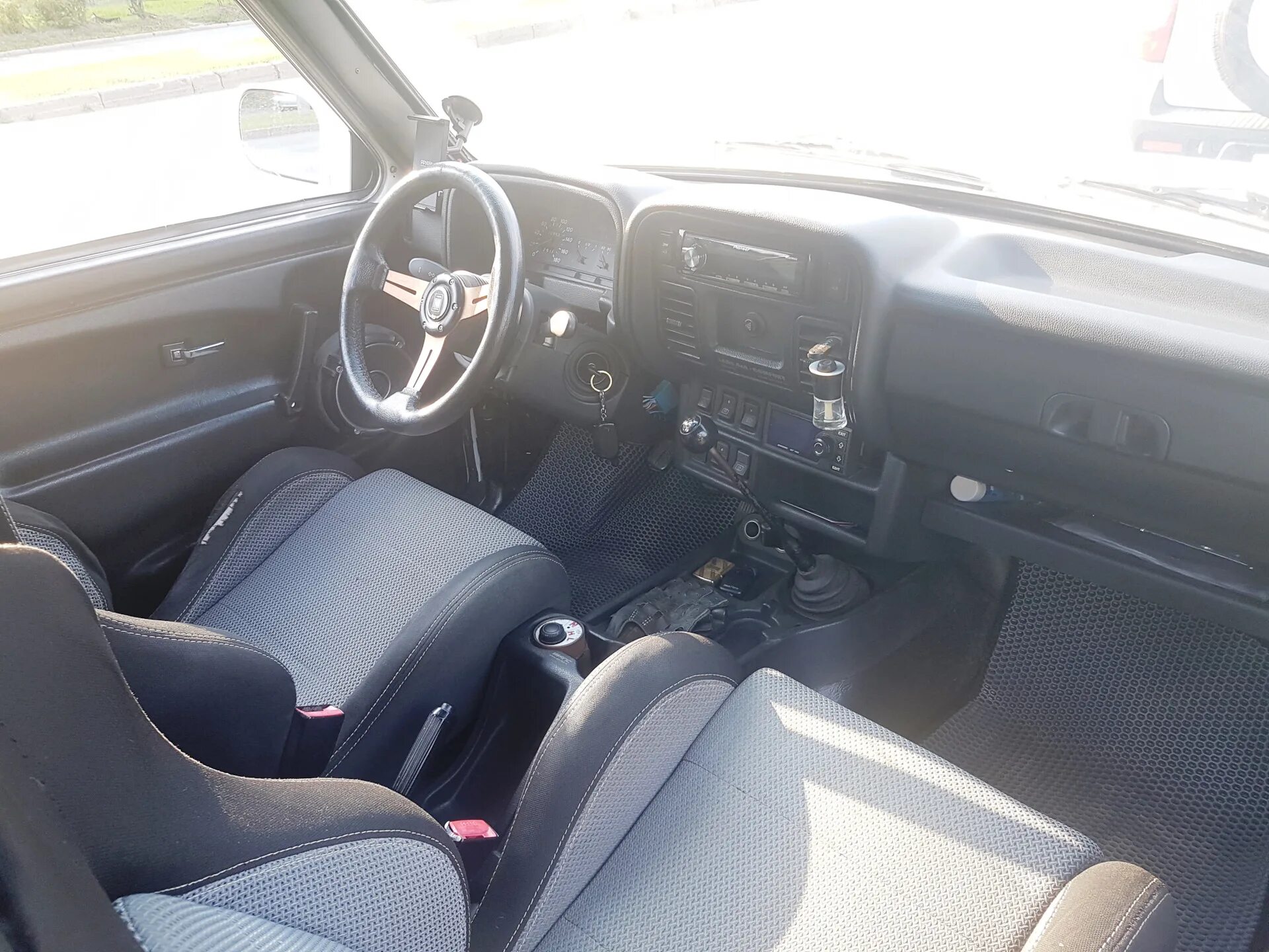 Нива фора фото салона Встреча на дорге . - Lada 21218 Фора, 1,7 л, 2000 года просто так DRIVE2