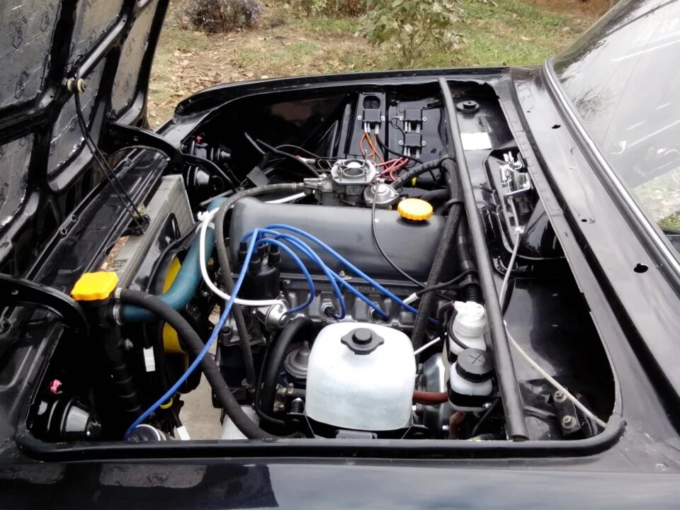 Нива фото моторного отсека Моторный отсек - Lada 21065, 1,3 л, 1993 года стайлинг DRIVE2