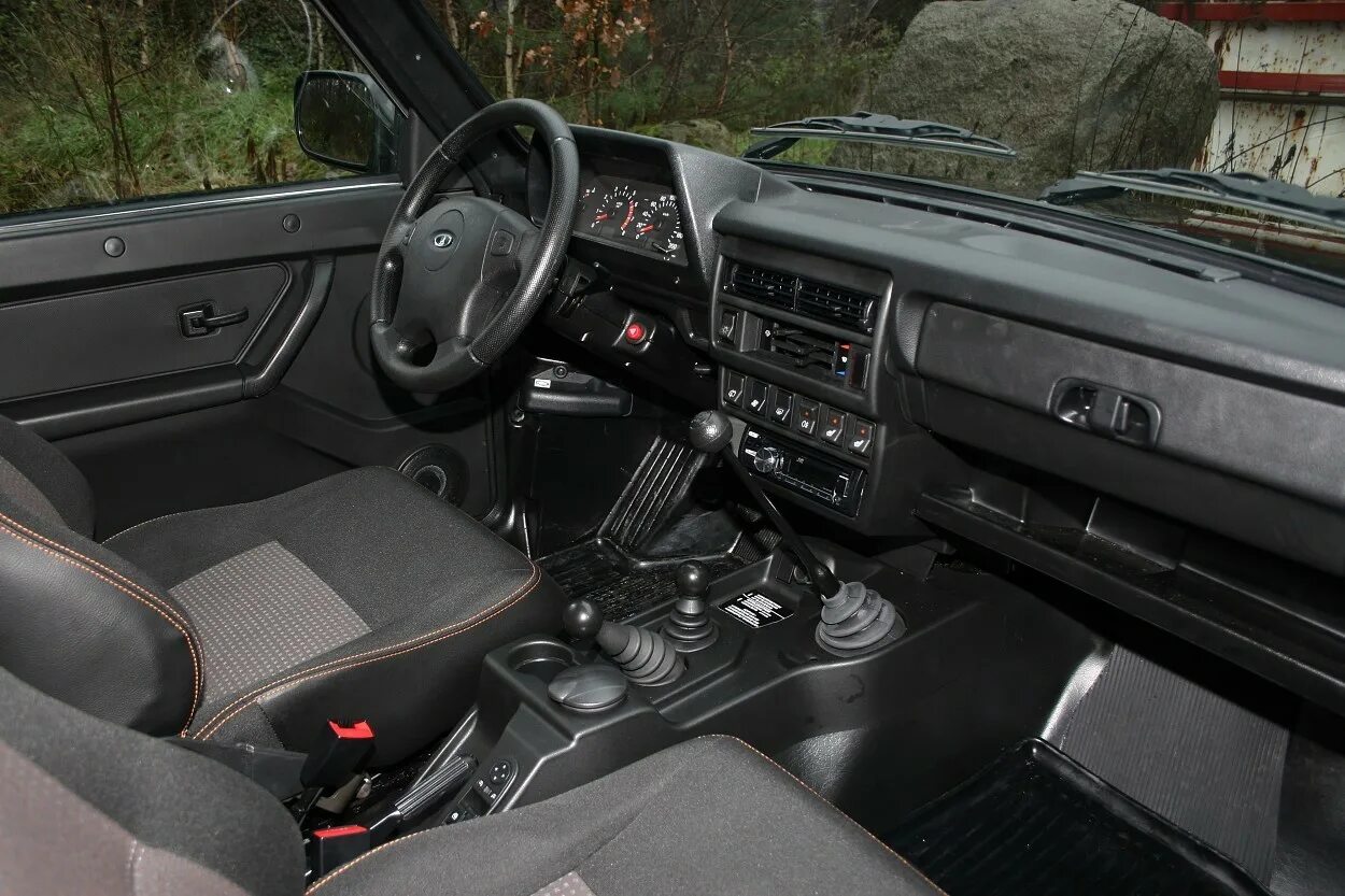 Нива фото салона внутри Салон новой Lada 4x4 показали на первых фотографиях