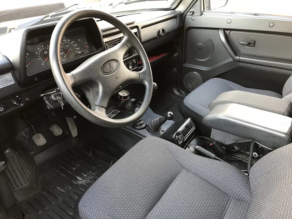 Нива фото салона внутри Продаю Ниву БРОНТО РЫСЬ-1. - Lada 4x4 3D, 1,7 л, 2012 года продажа машины DRIVE2