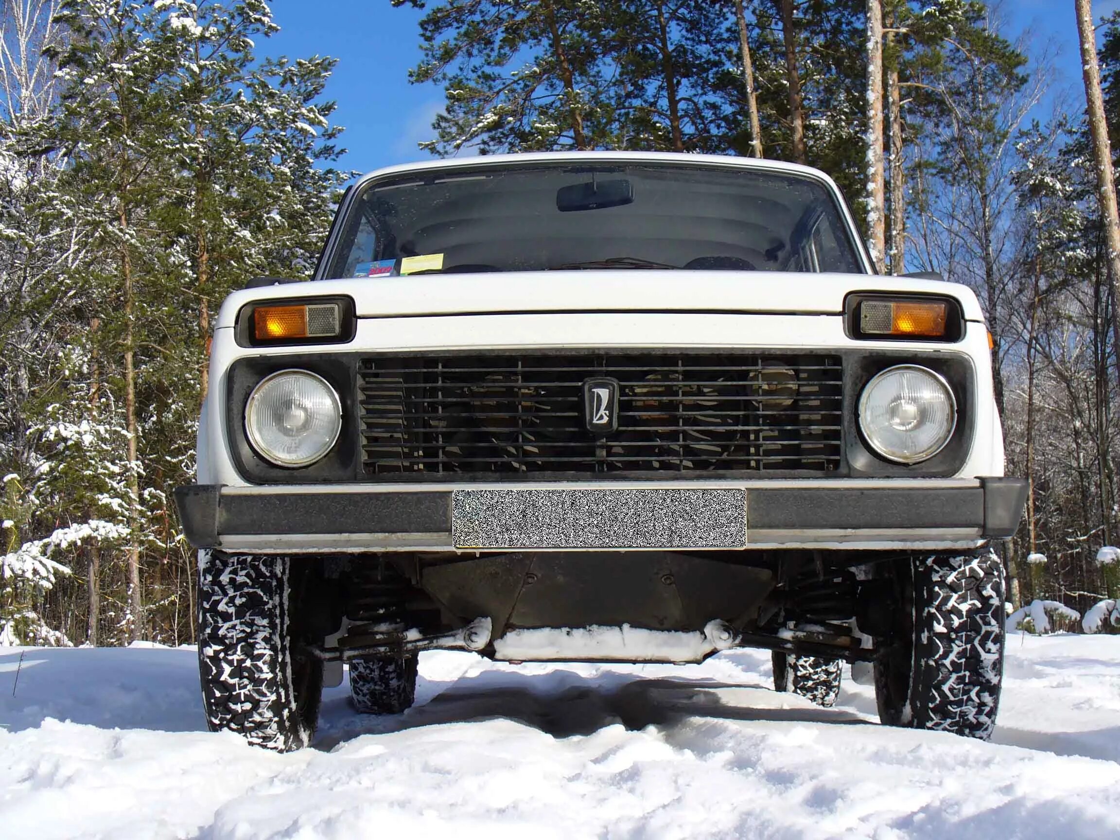 Нива фото спереди Опрос по резине и дискам @ Нива 4x4