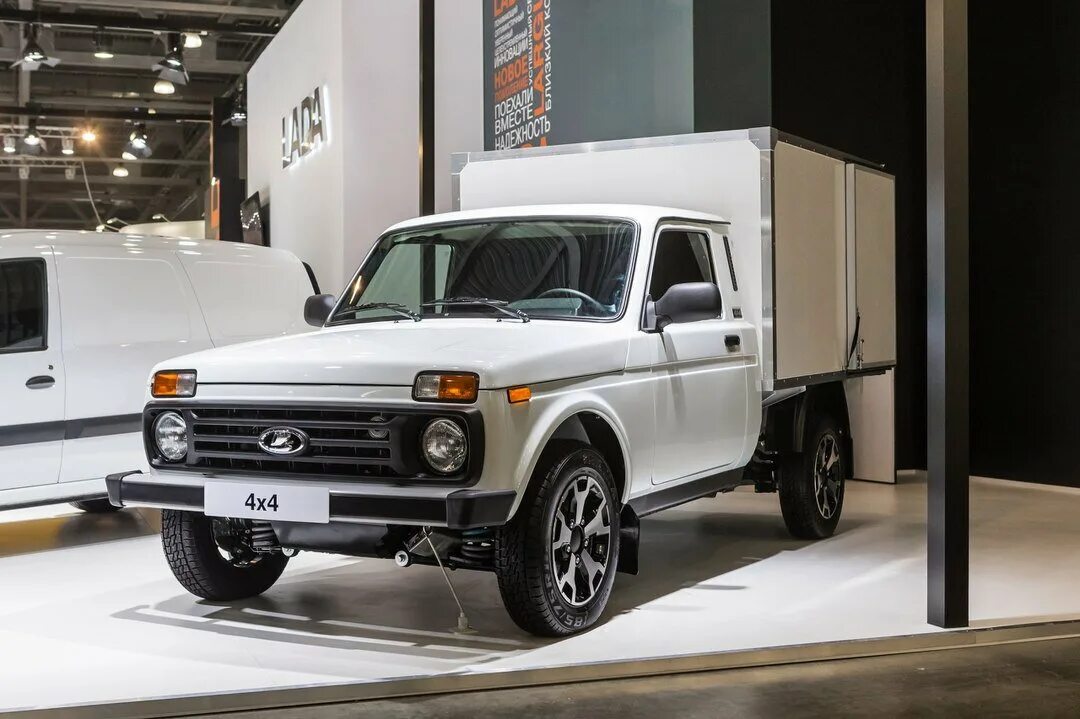 Нива фургон фото Lada 4 × 4 выводит коммерческую линейку автомобилей Вы в пути Дзен