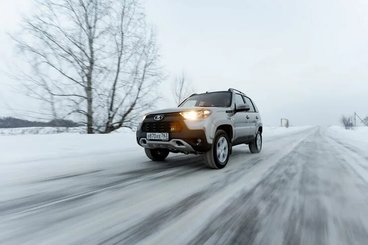 Нива гранат фото Жизнь после ботокса: первый тест-драйв новой LADA Niva Travel - Автомобили - Авт