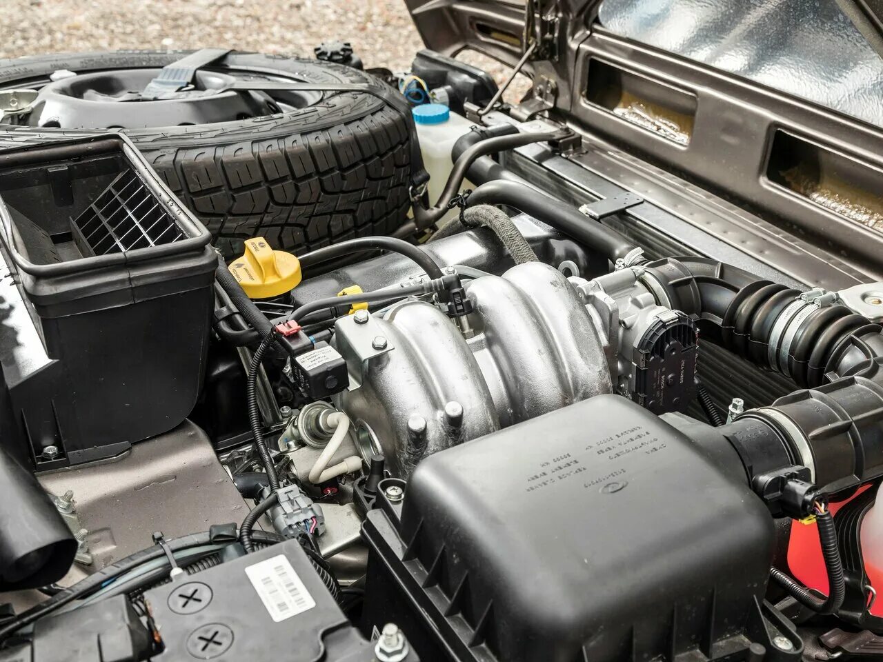 Нива инжектор фото под капотом Lada (ВАЗ) 2121 (4x4) 1 поколение рестайлинг, внедорожник 3-дверный - технически
