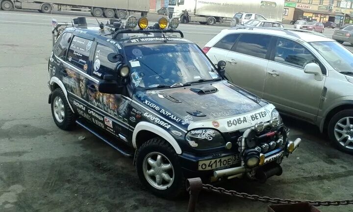 Нива колхоз тюнинг Ⓕ Ⓤ Ⓝ ЛАКИНСКая остановка Ⓕ Ⓤ Ⓝ - Chevrolet Niva, 1,7 л, 2006 года фотография DR
