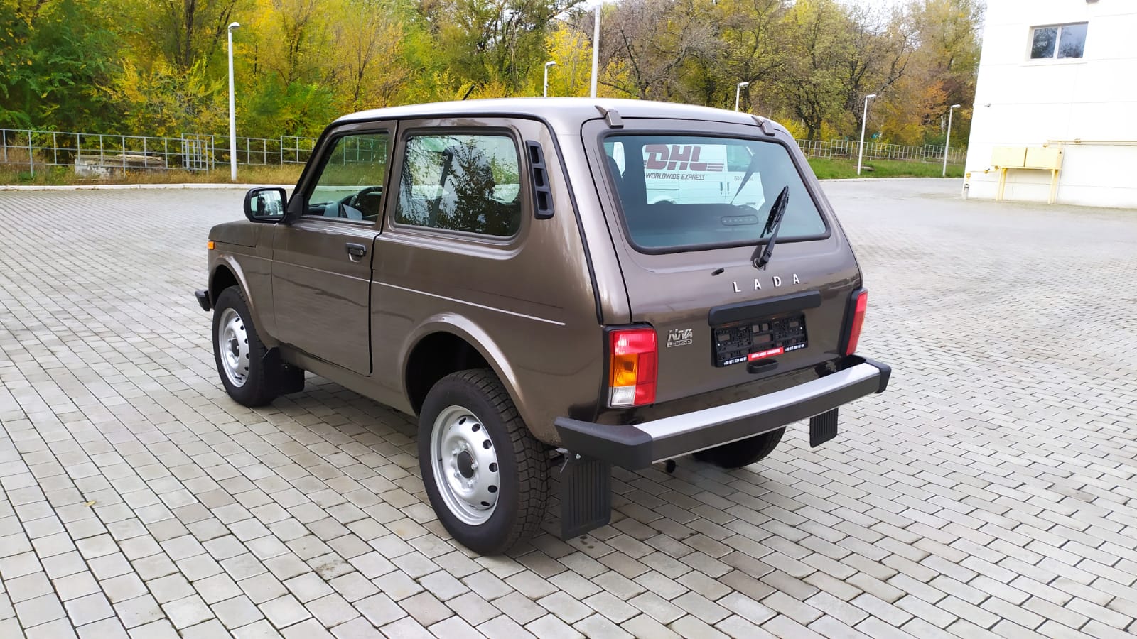 Нива кориандр фото LADA NIVA LEGEND 3 ДВ. 1.7 л 8 кл. (83 л.с.), 5МТ, 4WD комплектации Classic "22"