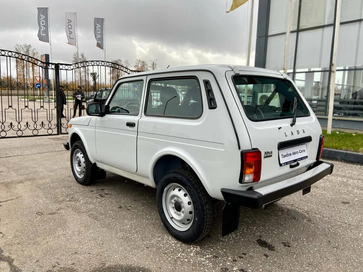 Нива кросс 2024 цена фото Купить новый Lada (ВАЗ) Niva Legend 2021-2024 1.7 MT (83 л.с.) 4WD бензин механи