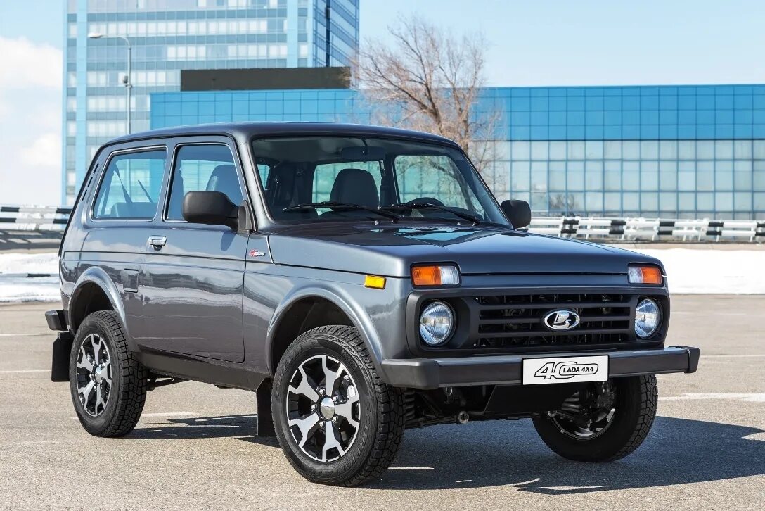 Нива лада 4х4 фото цена Фото новой Lada 4 × 4 40 Anniversary - ЯПлакалъ