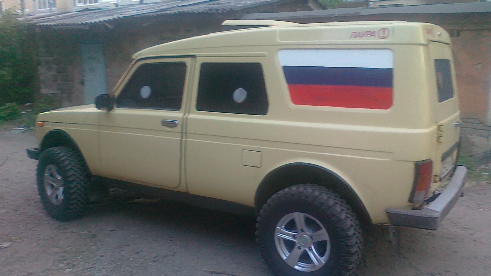 Нива лаура фото Lada 4x4 5D 1.7 бензиновый 2008 Лаура на DRIVE2