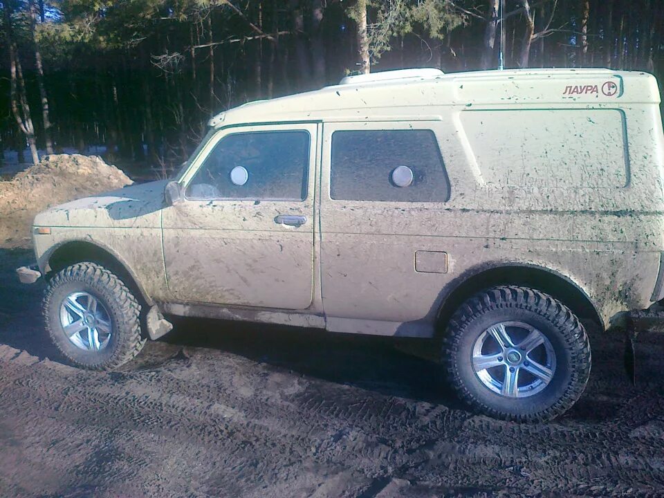 Нива лаура фото Сбылась моя мечта, купил колёса - Lada 4x4 5D, 1,7 л, 2008 года шины DRIVE2