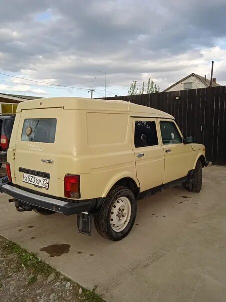 Нива лаура фото Продам ниву "Лауру", бронь. Состояние хорошее. Много что поменяно, запчасти от ш