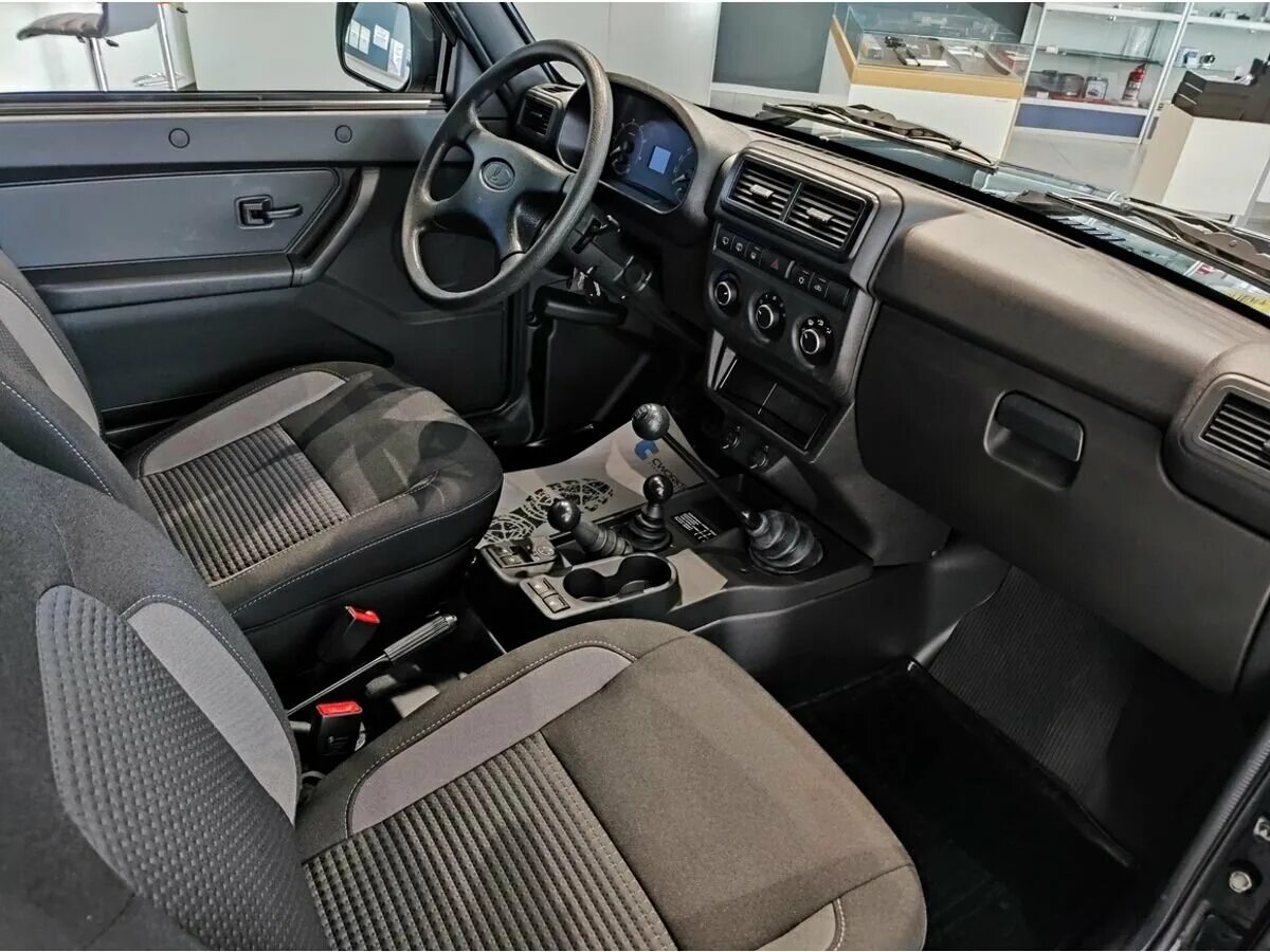 Нива легенд 2024 фото салона Купить новый LADA (ВАЗ) Niva Legend 2021-н.в. 1.7 MT (83 л.с.) 4WD бензин механи