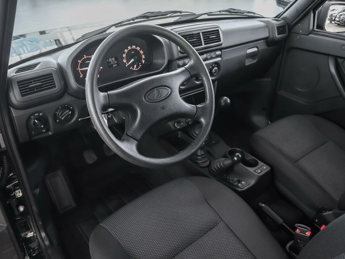 Нива легенд 2024 фото салона Купить б/у Lada (ВАЗ) Niva Legend 2021-2024 1.7 MT (83 л.с.) 4WD бензин механика