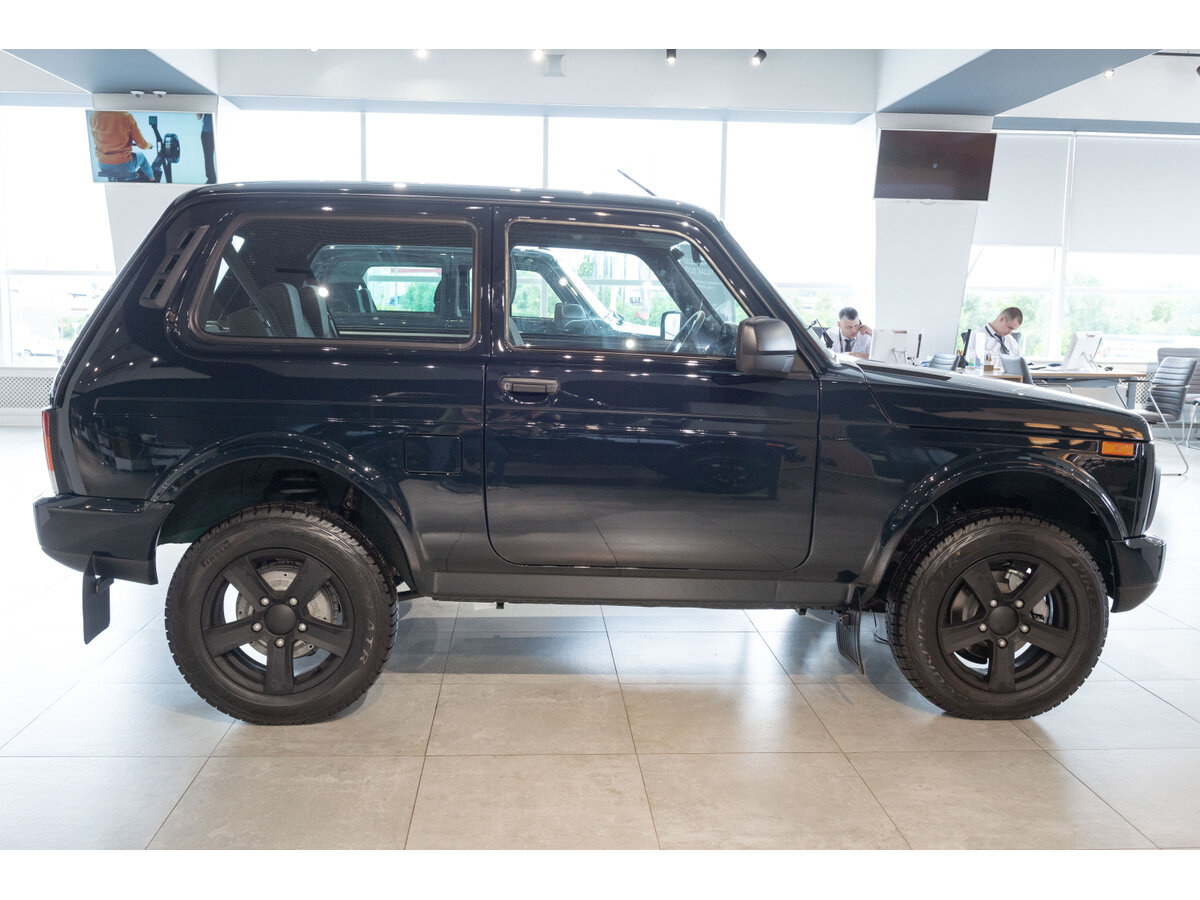 Нива легенд блэк фото Купить новый Lada (ВАЗ) Niva Legend 2021-2024 1.7 MT (83 л.с.) 4WD бензин механи