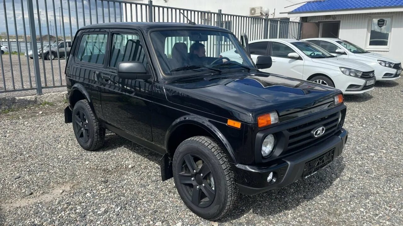 Нива легенд блэк фото СОВЕТСКИЙ ГЕЛИК: ВЗЯЛИ ДЛЯ ФАНА ВМЕСТО КВАДРОЦИКЛА! LADA NIVA LEGEND 2022 в модн