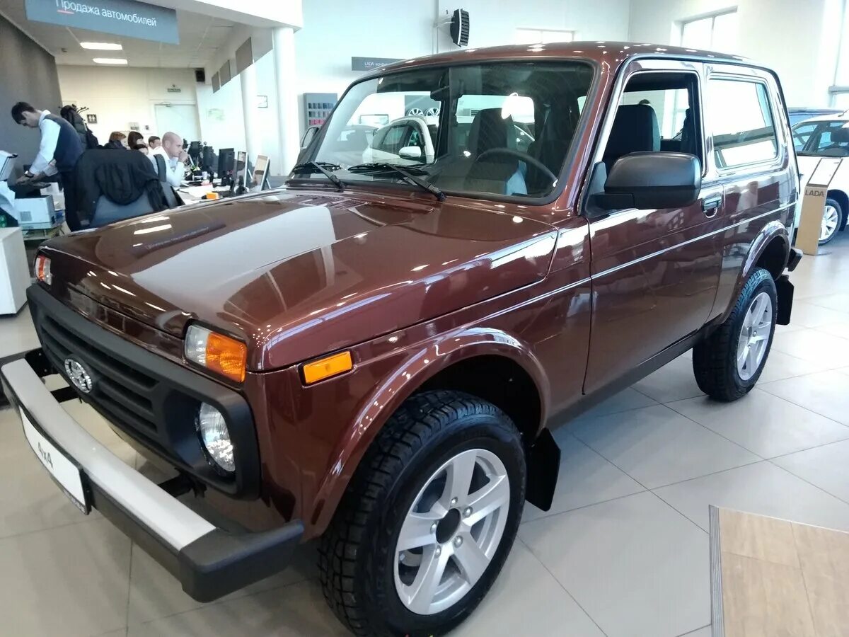 Нива легенд люкс фото Купить новый Lada (ВАЗ) 2121 (4x4) I Рестайлинг 1.7 MT (83 л.с.) 4WD бензин меха